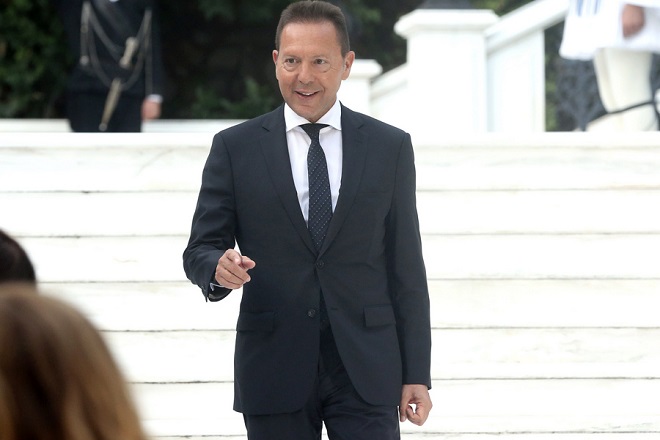 Στουρνάρας: Τα τρία βήματα για να σταθεί η χώρα στα πόδια της