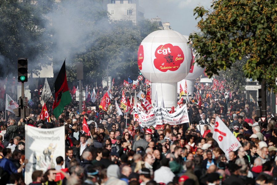 400.000 Γάλλοι στους δρόμους κατά της εργασιακής μεταρρύθμισης