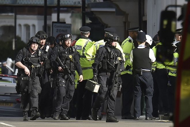 Τρομοκρατική επίθεση η έκρηξη σε τρένο του μετρό του Λονδίνου