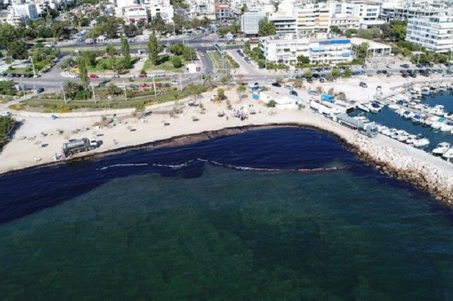 Βίντεο drone από τη Γλυφάδα: Οικολογική ‘βόμβα’ μία ανάσα από τα σπίτια