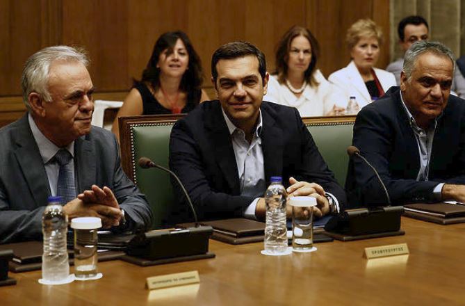 Τσίπρας στο υπουργικό: Κλείστε όλα τα προαπαιτούμενα έως τον Νοέμβριο