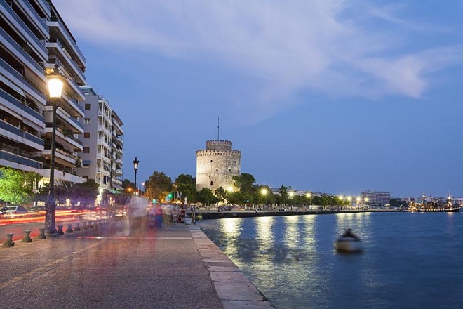 Δύτες «ψάρεψαν» πατίνια, λάστιχα και μηχανές από τον βυθό του Θερμαϊκού