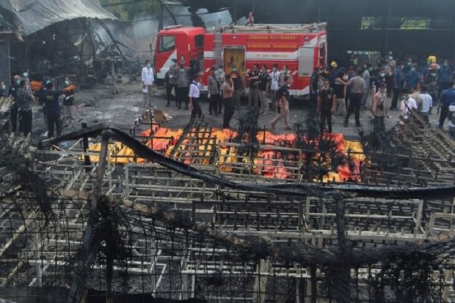 Δεκάδες νεκροί από έκρηξη σε εργοστάσιο κατασκευής πυροτεχνημάτων στην Ινδονησία