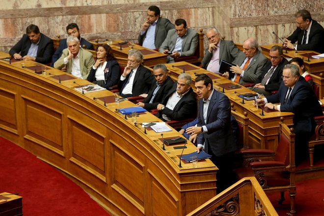 Με παρέμβαση Τσίπρα η μάχη του πολυνομοσχεδίου απόψε στη Βουλή