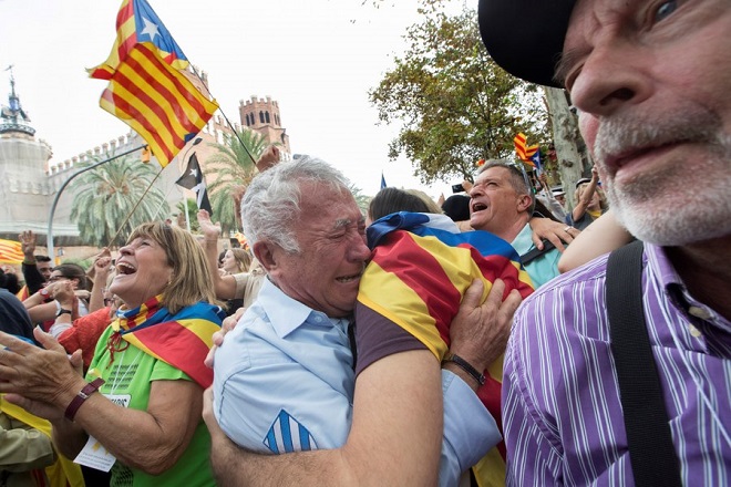 Η Μαδρίτη επιβάλλει και επίσημα την κυριαρχία της στην Καταλονία