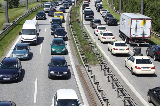 Οι Έλληνες αγοράζουν ξανά νέα αυτοκίνητα