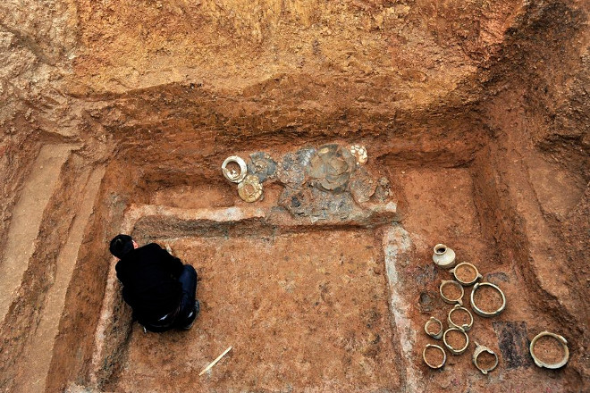 Νεκροταφείο ηλικίας 5.500 ετών ανακάλυψαν αρχαιολόγοι