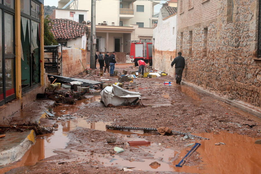 Ε. Λέκκας: Ραγδαία βροχόπτωση και άναρχη δόμηση έφεραν την τραγωδία στη Μάνδρα
