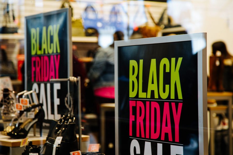 Πόσα χρήματα θα ξοδέψουμε στη φετινή Black Friday