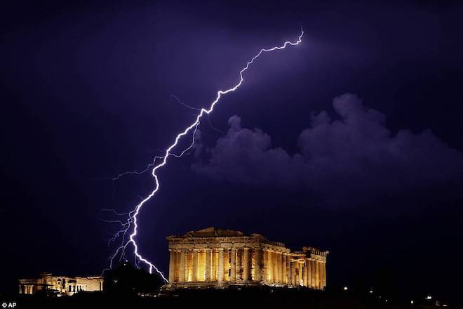 Εκτακτο δελτίο επικίνδυνων φαινομένων από την ΕΜΥ- Μέχρι και τη Δευτέρα η κακοκαιρία