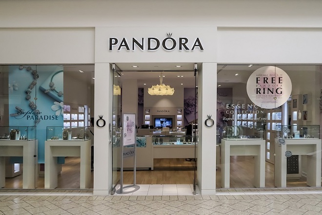 PANDORA: Το brand κοσμημάτων που κατέκτησε τις πέντε ηπείρους