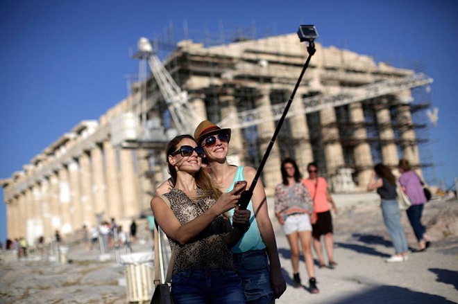 Ποιοι είναι οι καλύτεροι τουρίστες για την Ελλάδα, που μένουν, πόσα ξοδεύουν