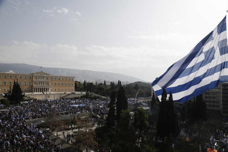 «Φρούριο» η Αθήνα λίγο πριν το συλλαλητήριο για τη Μακεδονία- 150.000 διαδηλωτές, 2.000 αστυνομικοί