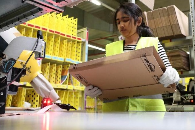 Η Amazon ετοιμάζει περικοπή εκατοντάδων θέσεων εργασίας