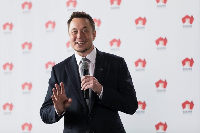 Η επένδυση 1,5 δισεκατομμυρίων δολαρίων του Elon Musk σε Bitcoin είναι «μια τρέλα»