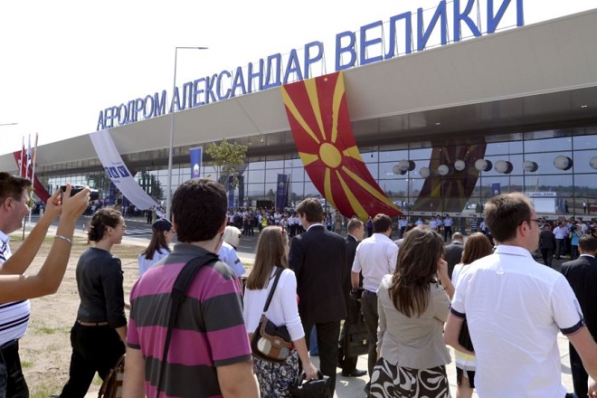 Αφαιρείται η ονομασία «Μέγας Αλέξανδρος» από το αεροδρόμιο των Σκοπίων