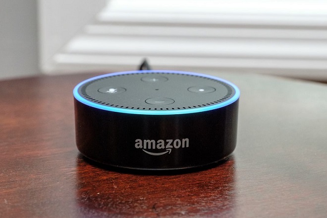 Το φάντασμα στη μηχανή: Γιατί η Amazon «τα έχει βάλει» με την Alexa