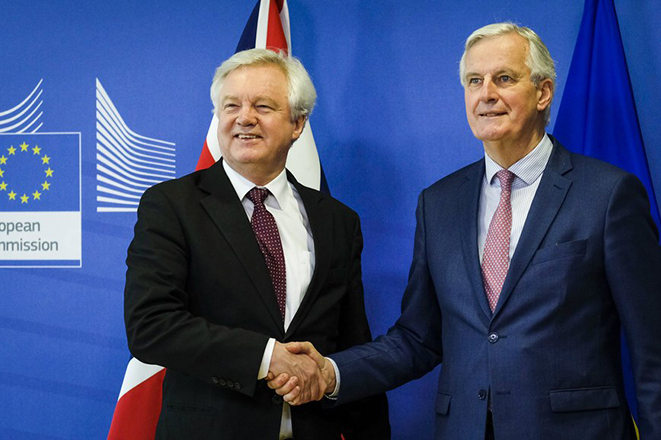 Βρετανία και ΕΕ συμφώνησαν για τη μεταβατική περίοδο του Brexit