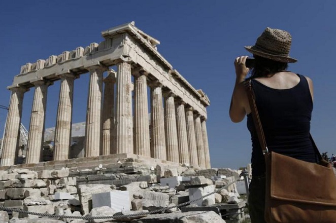 Το ζήτημα της επανένωσης των Γλυπτών του Παρθενώνα θέτει η Αθήνα στη Βρετανία
