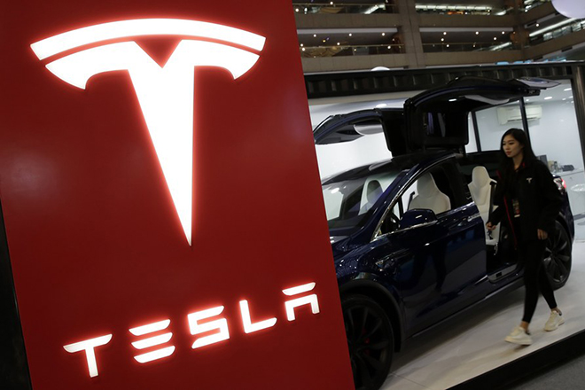 Η Tesla μηνύει πρώην υπάλληλό της για τεράστια κλοπή δεδομένων