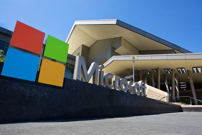 H Microsoft «κλείνει» το στόμα σε όσους μιλούν προσβλητικά