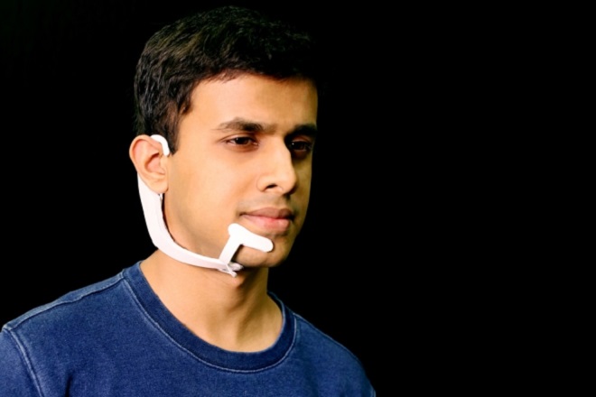 AlterEgo: Η πρώτη συσκευή που «διαβάζει» την εσωτερική φωνή του ανθρώπου