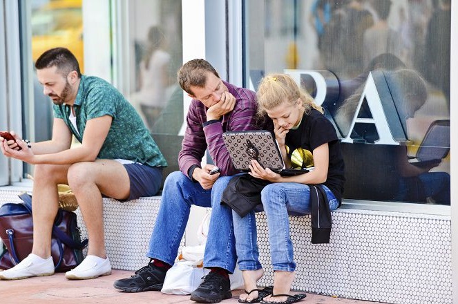 Πόσα εκατομμύρια παιδιά έχουν πέσει θύματα κλοπής ταυτοτήτων το 2017;