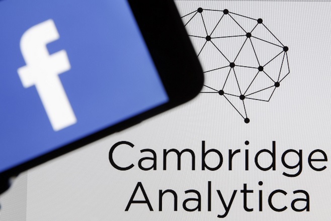 «Κατεβάζει ρολά» η Cambridge Analytica – Κατέθεσε αίτηση πτώχευσης