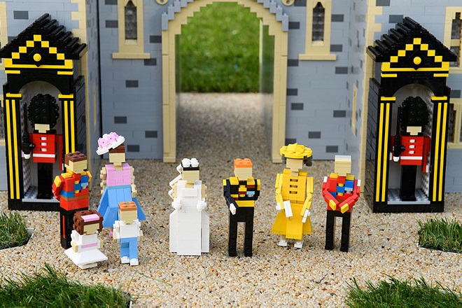 Ο γάμος της Μέγκαν Μαρκλ με τον πρίγκιπα Χάρι σε Lego