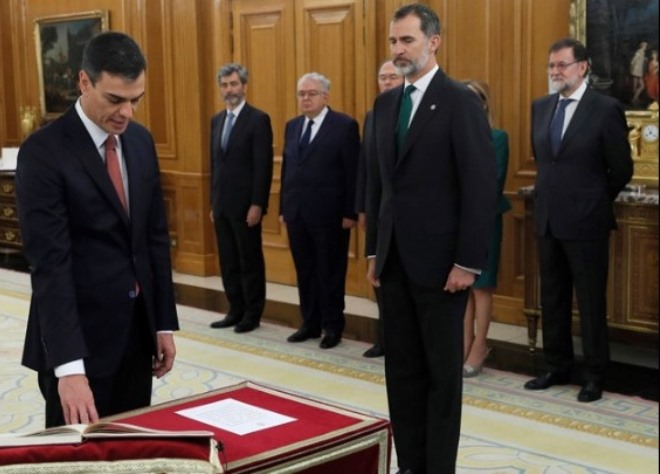 Ο Πέδρο Σάντσεθ ορκίστηκε νέος πρωθυπουργός της Ισπανίας