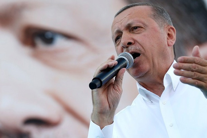 Μειώνεται η δημοτικότητα του Ερντογάν – Οι δημοσκοπήσεις βγάζουν δεύτερο γύρο