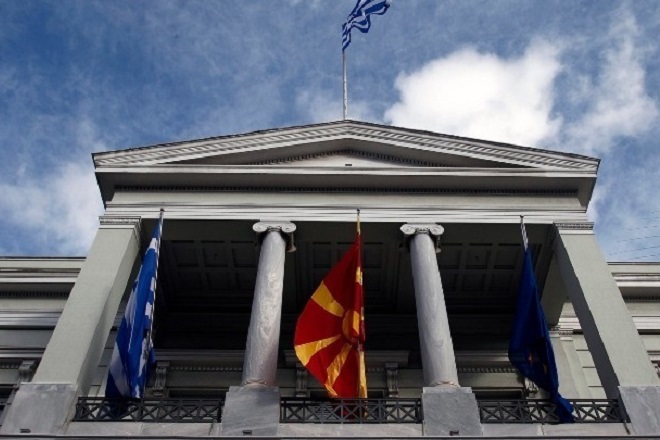 Τα ξένα ΜΜΕ χαιρετίζουν τη συμφωνία Ελλάδας- ΠΓΔΜ