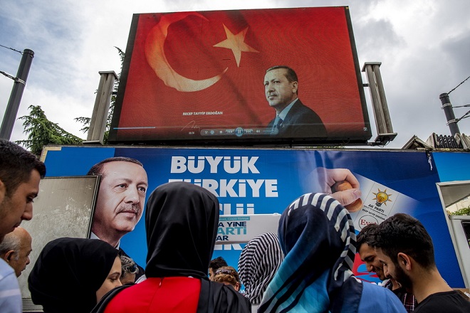 Ποιος θα διαχειριστεί την «καυτή πατάτα» της τουρκικής οικονομίας μετά τις εκλογές;