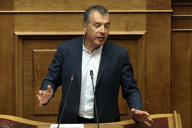 Ο Στ. Θεοδωράκης εισηγήθηκε την αποχώρηση του Ποταμιού από το ΚΙΝΑΛ