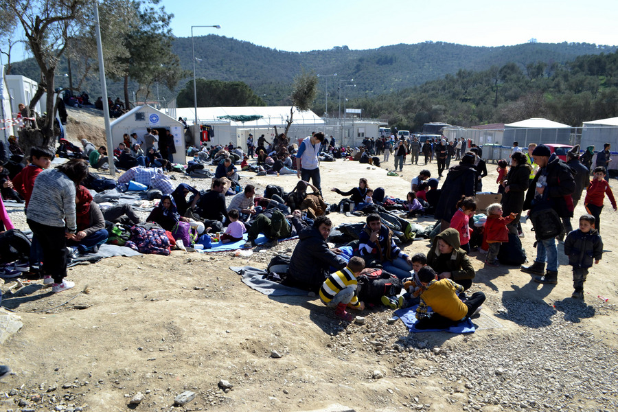 Ξεπέρασαν τους 10.000 οι εγκλωβισμένοι πρόσφυγες και μετανάστες στη Λέσβο