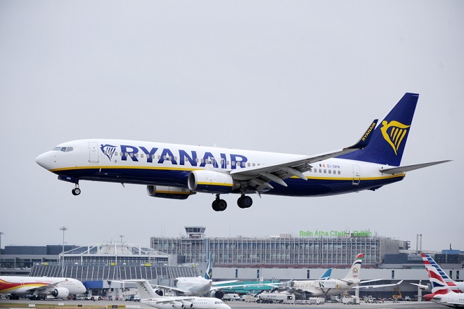 «Βουτιά» 99,6% στην επιβατική κίνηση της Ryanair τον Απρίλιο