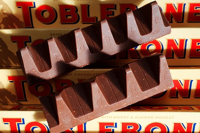 H σοκολάτα Toblerone επιστρέφει στο κλασικό της σχήμα