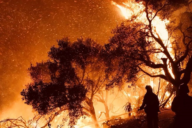 Σε πύρινο κλοιό το Λος Άντζελες- Συνελήφθη εμπρηστής