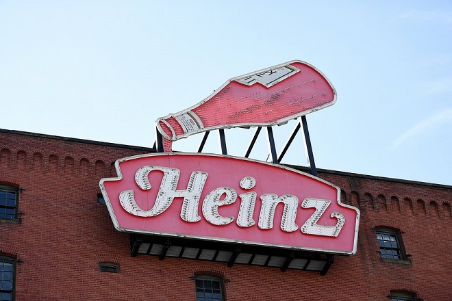 Οι υψηλότερες τιμές έπληξαν τη ζήτηση της Kraft Heinz – Ακριβότερα κατά 3,7% τα προϊόντα