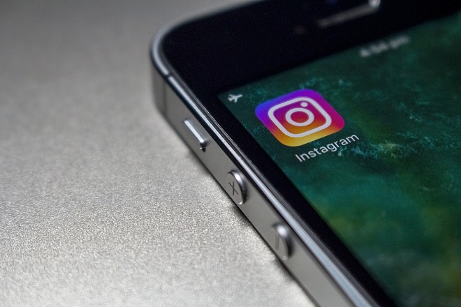 Dark mode: Ήρθε και στο Instagram- Δείτε πώς θα το ενεργοποιήσετε