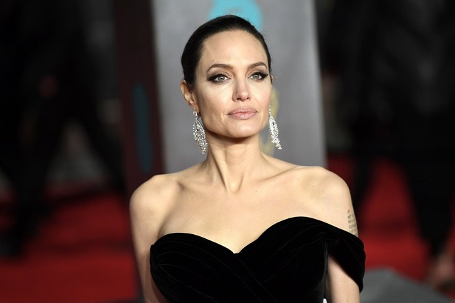 Angelina Jolie: Το νέο της τηλεοπτικό project σκοπεύει να κάνει τα fake news παρελθόν