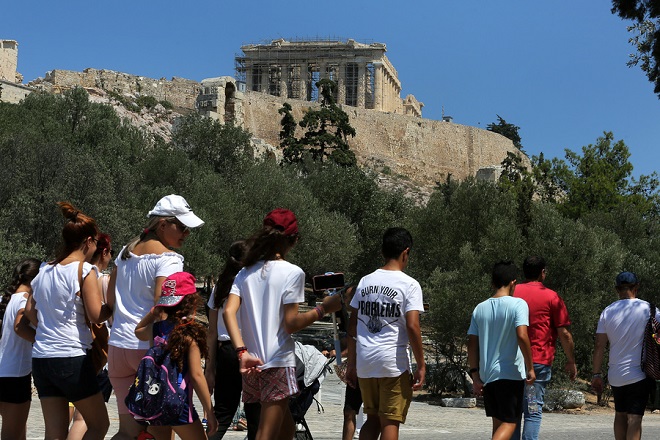 Πώς βαθμολογούν οι ξένοι επισκέπτες την Αθήνα