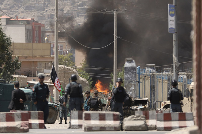 Πεδίο μάχης η Καμπούλ -Την απάντηση των Ταλιμπάν στην πρόταση εκεχειρίας αναμένει η κυβέρνηση