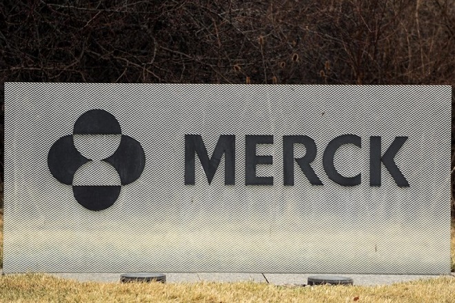 Η Merck υπέγραψε συμφωνία αδειοδότησης για το χάπι του κορωνοϊού