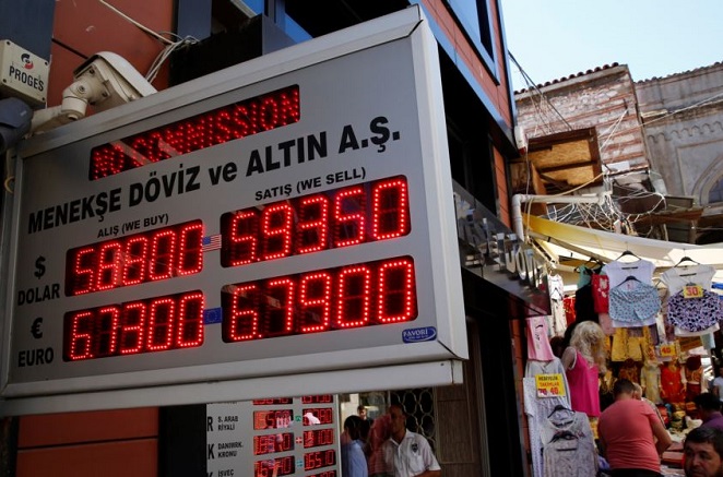 Συνεχίζεται η πτώση της τουρκικής λίρας
