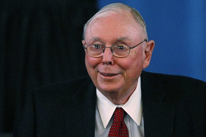 Πέθανε σε ηλικία 99 ετών ο Charlie Munger, ο πιο στενός συνεργάτης του Warren Buffett
