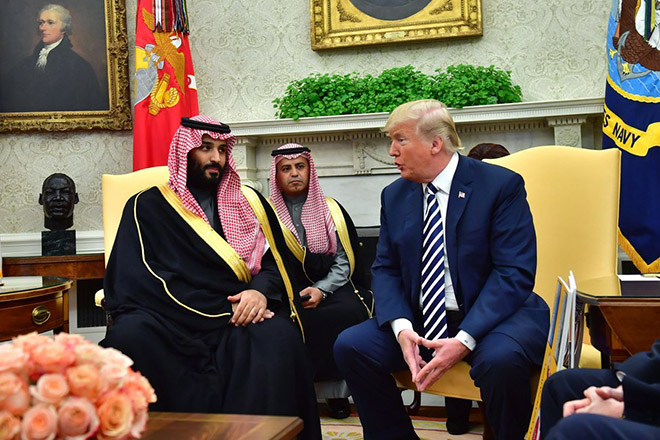Washington Post: Οι Δημοκρατικοί θα διερευνήσουν τους δεσμούς Τραμπ με τη Σ. Αραβία