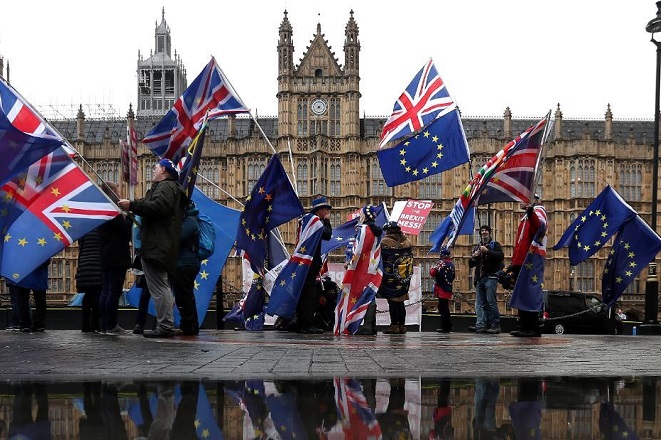 Brexit: Όλα τα βλέμματα στραμμένα στην κρίσιμη τρίτη ψηφοφορία- Τα ερωτήματα και τα σενάρια