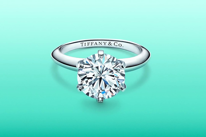 Το Tiffany σπάει τα ταμπού της αγοράς και αποκαλύπτει την προέλευση των διαμαντιών του