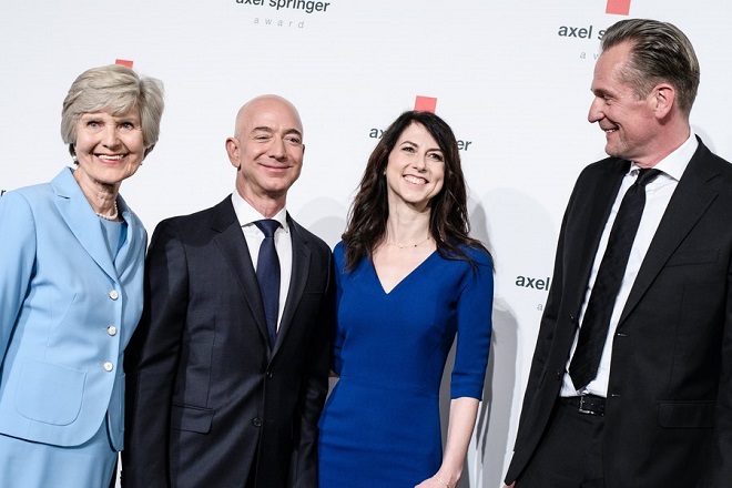 Υπόθεση διαζυγίου του Jeff Bezos: Τι συμβαίνει όταν χωρίζουν οι δισεκατομμυριούχοι;